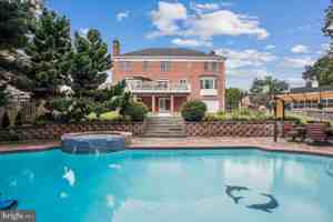featured image of 9917 Kendale Rd