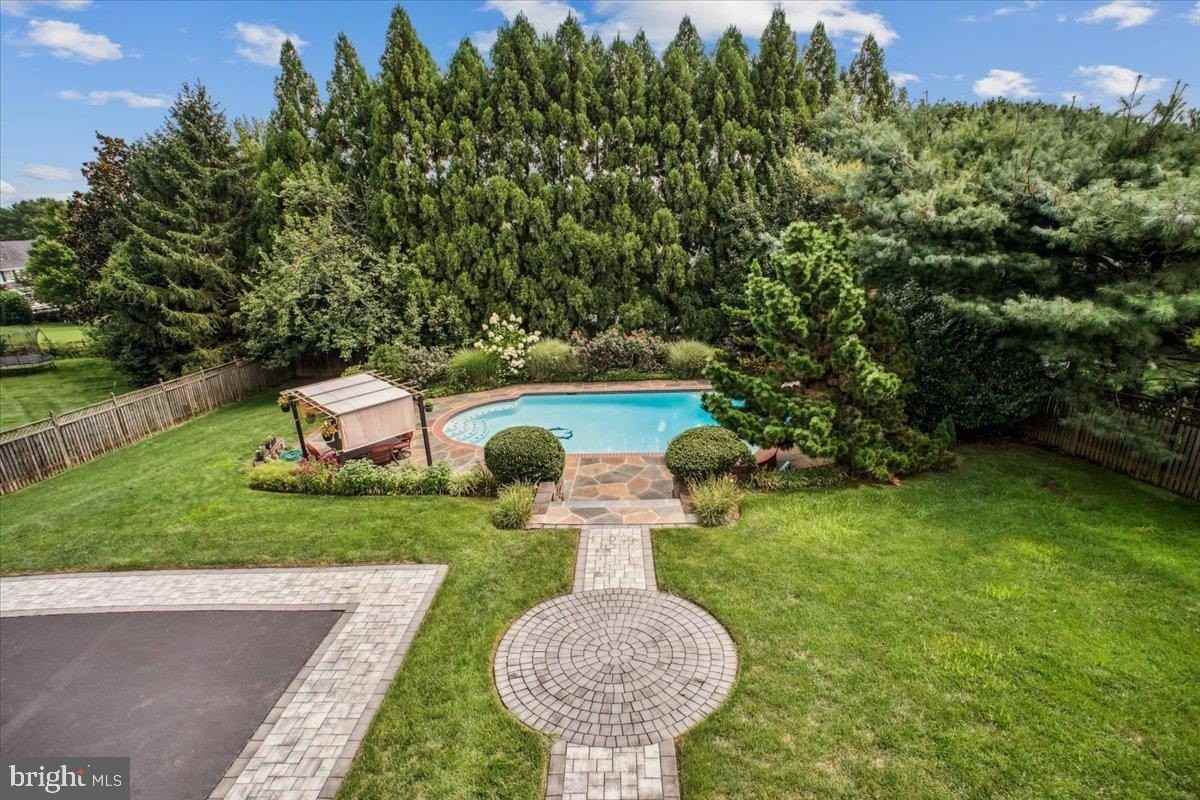 9917 Kendale Rd - Photo 3 of 39