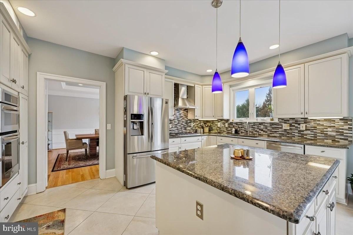 9917 Kendale Rd - Photo 6 of 39