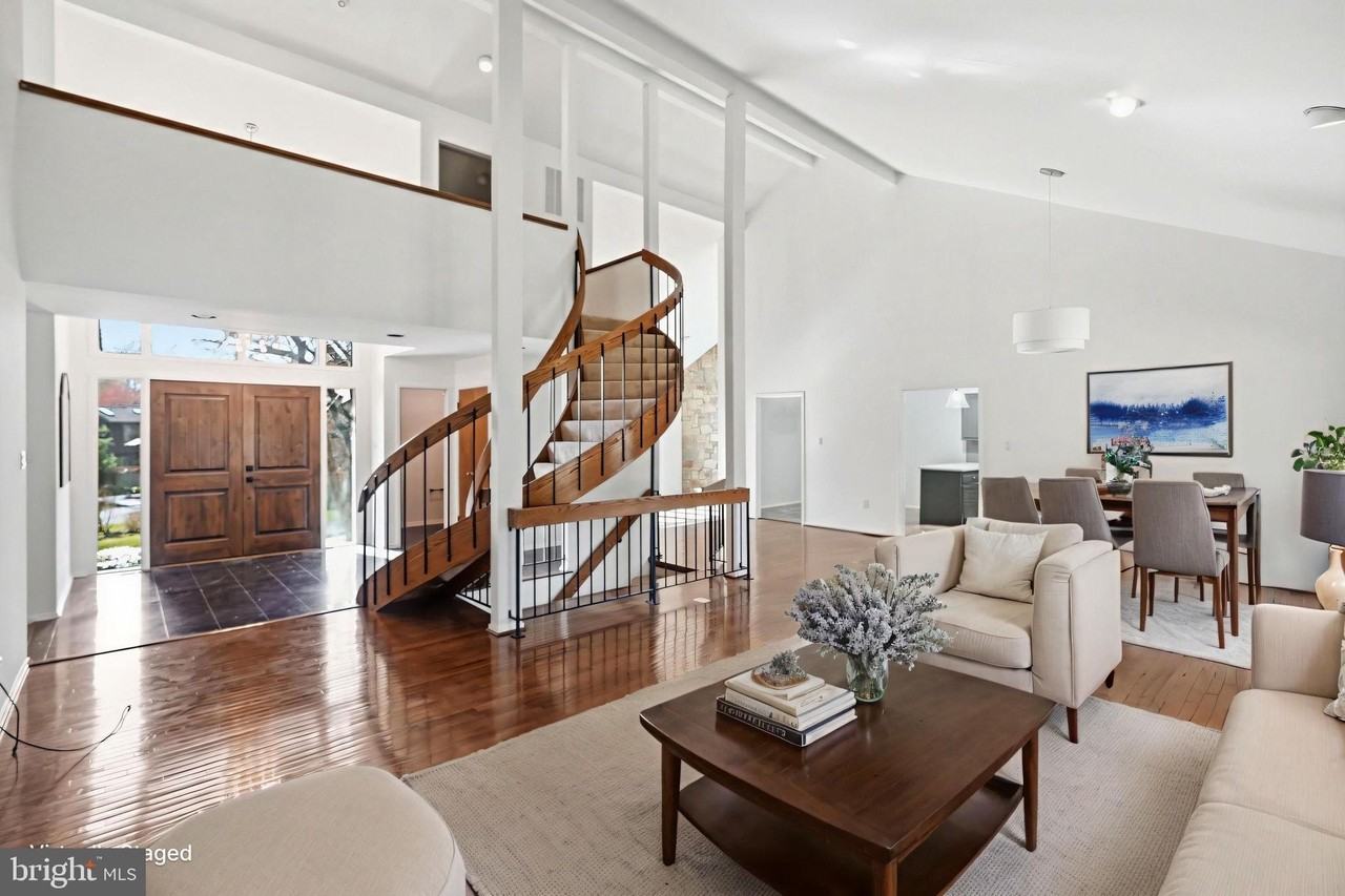 1 Springer Ct - Photo 2 of 23