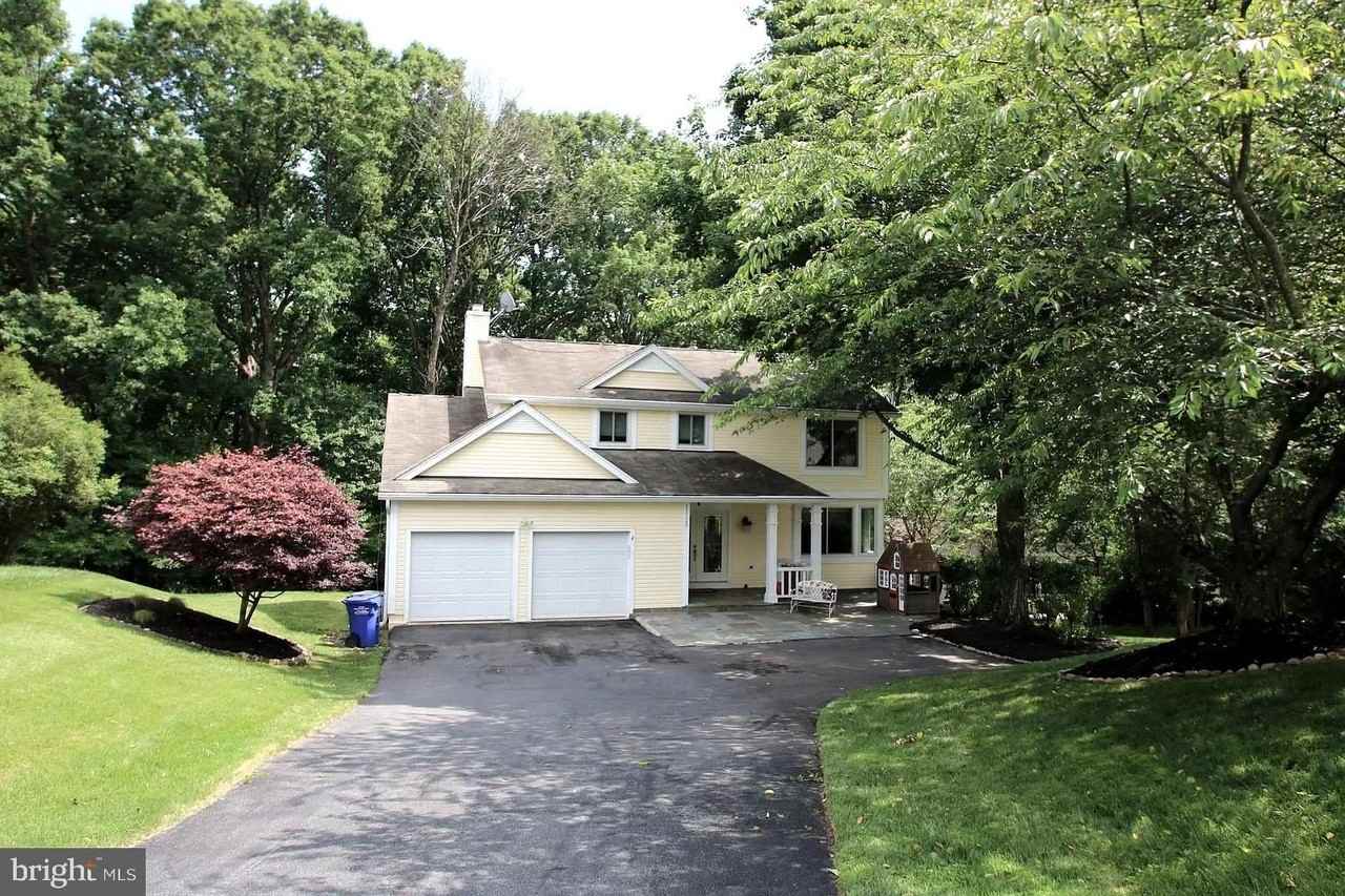 11120 Lake Breeze Dr - Photo 2 of 23