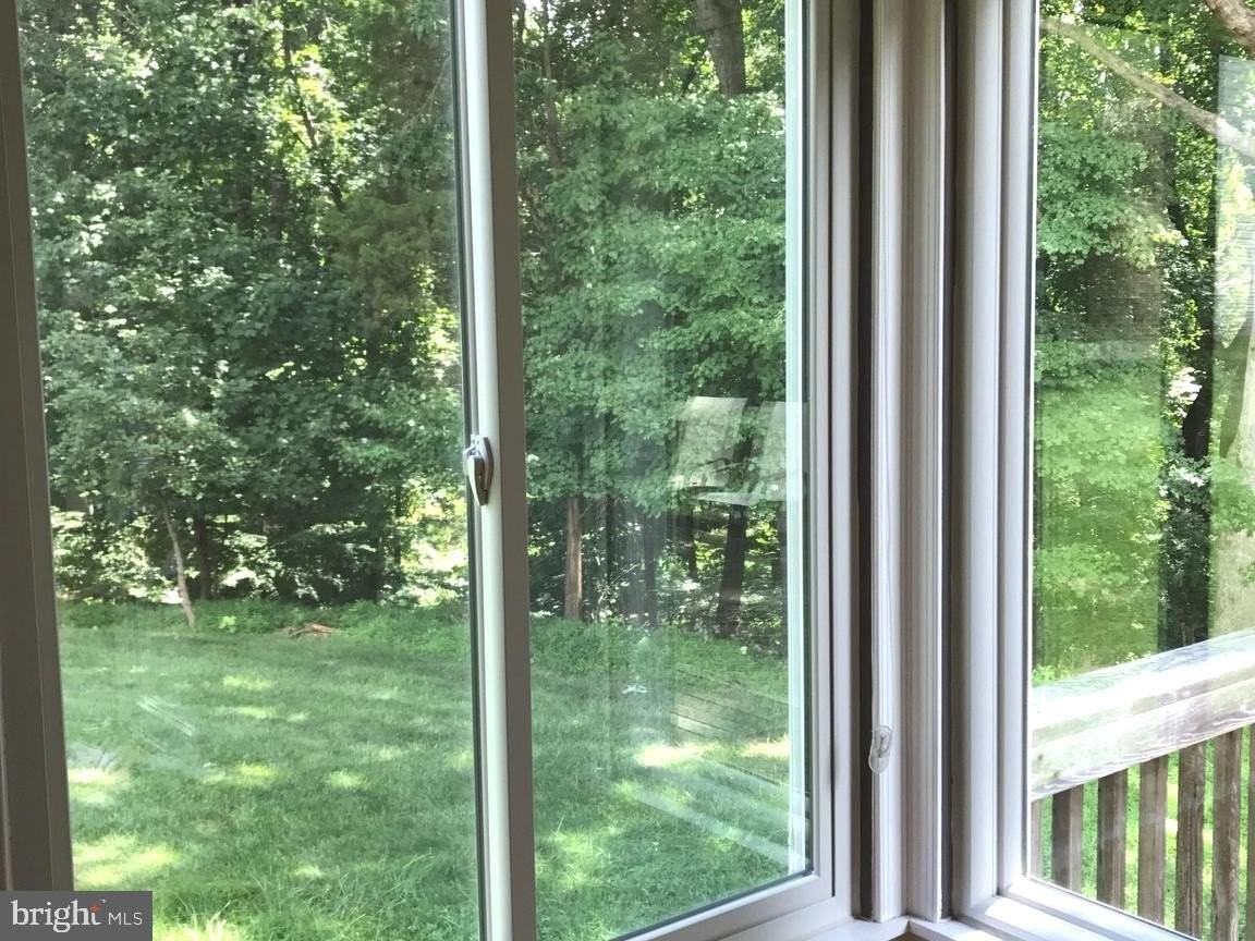 11120 Lake Breeze Dr - Photo 7 of 23