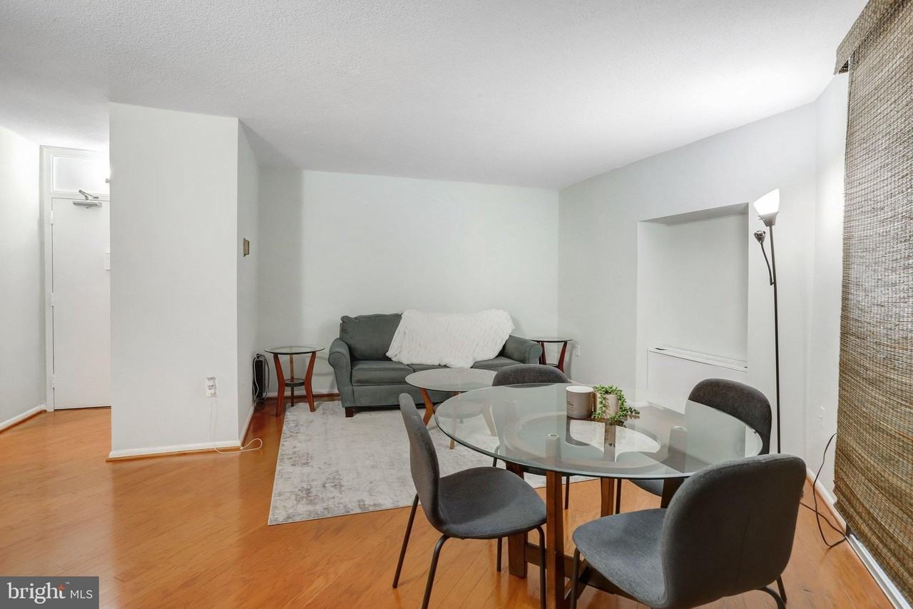 4242 E West Hwy Apt 902 - Photo 4 of 47