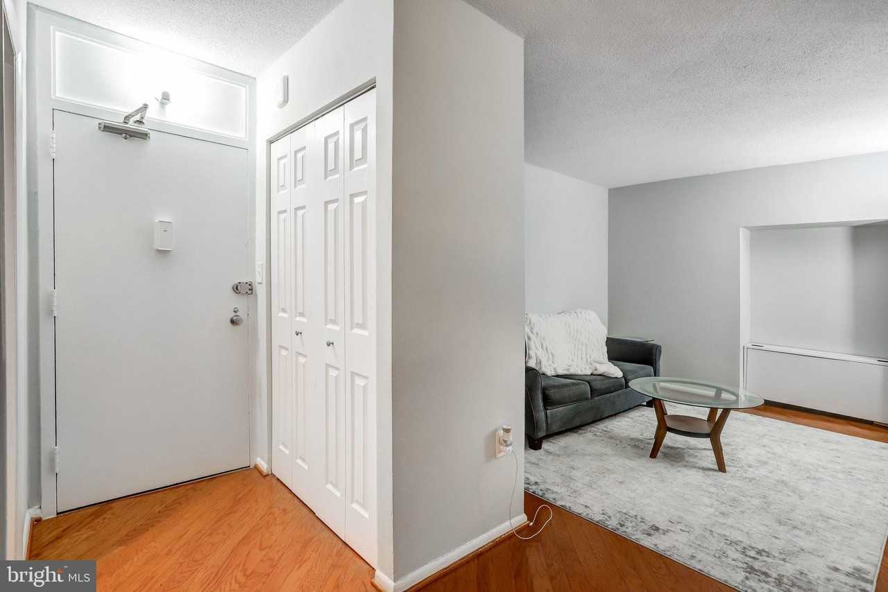 4242 E West Hwy Apt 902 - Photo 6 of 47