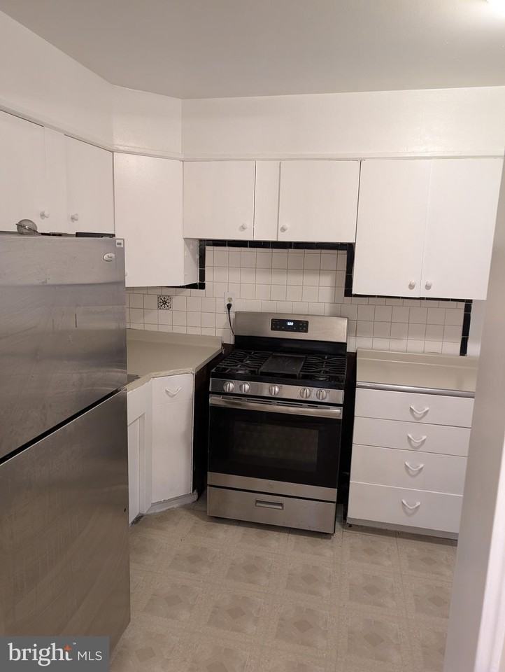 2311 Kirby Dr - Photo 6 of 14