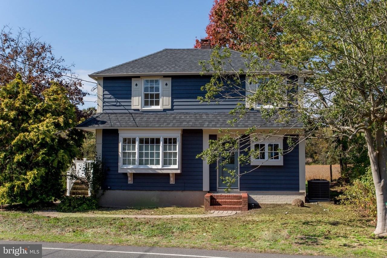 766 Sergeantsville Rd - Photo 3 of 28