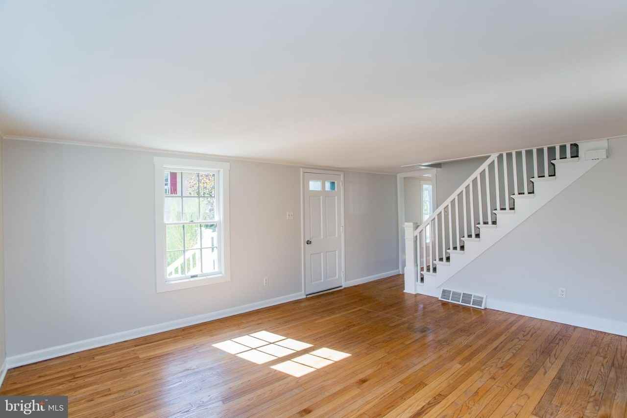 766 Sergeantsville Rd - Photo 5 of 28