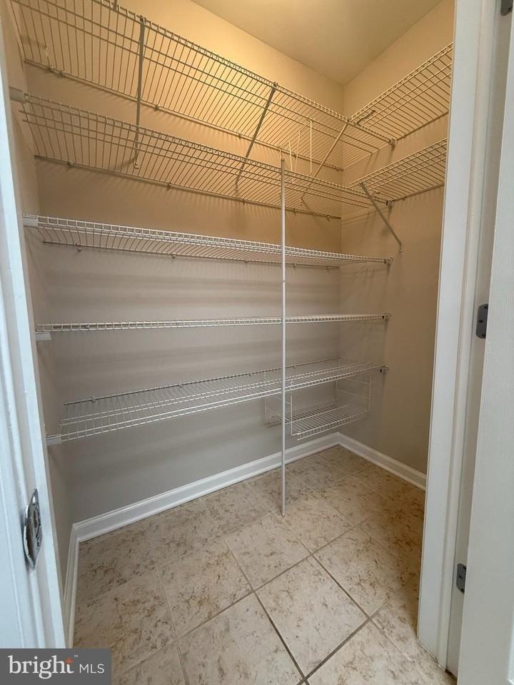 1136 Halifax Pl - Photo 6 of 22