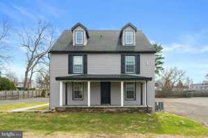 featured image of 2210 New Falls Rd Apt A #A