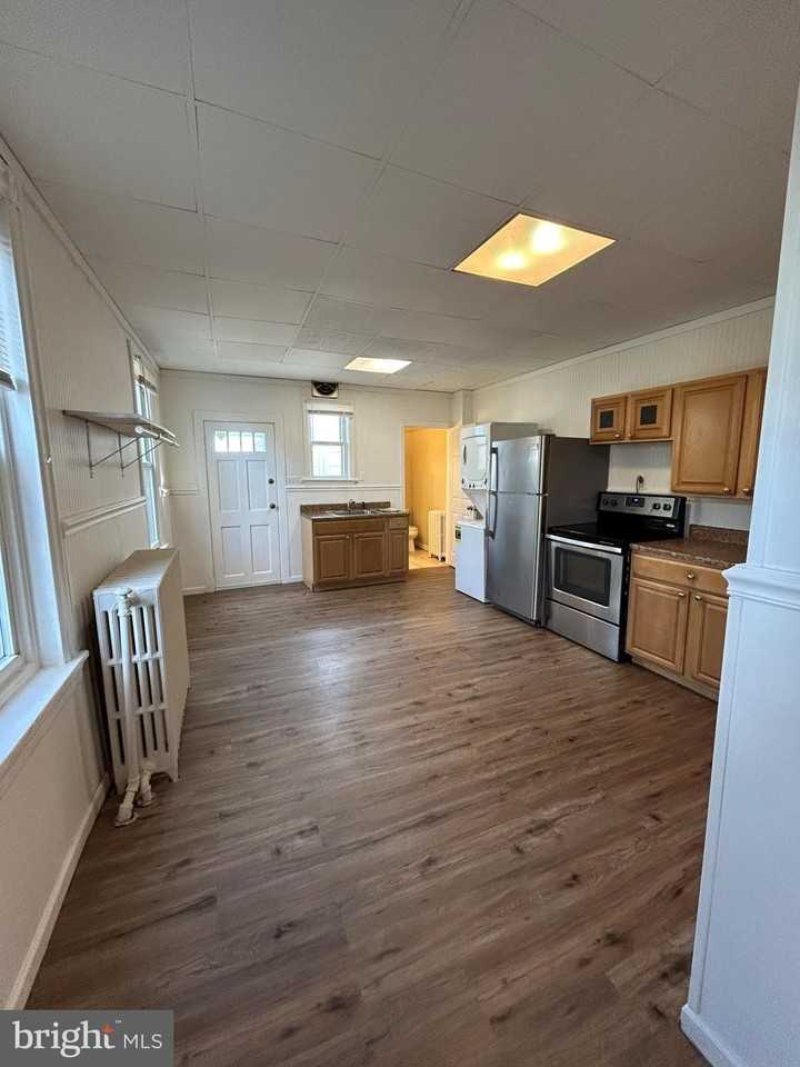 1030 Radcliffe St Unit 1 - Photo 5 of 13