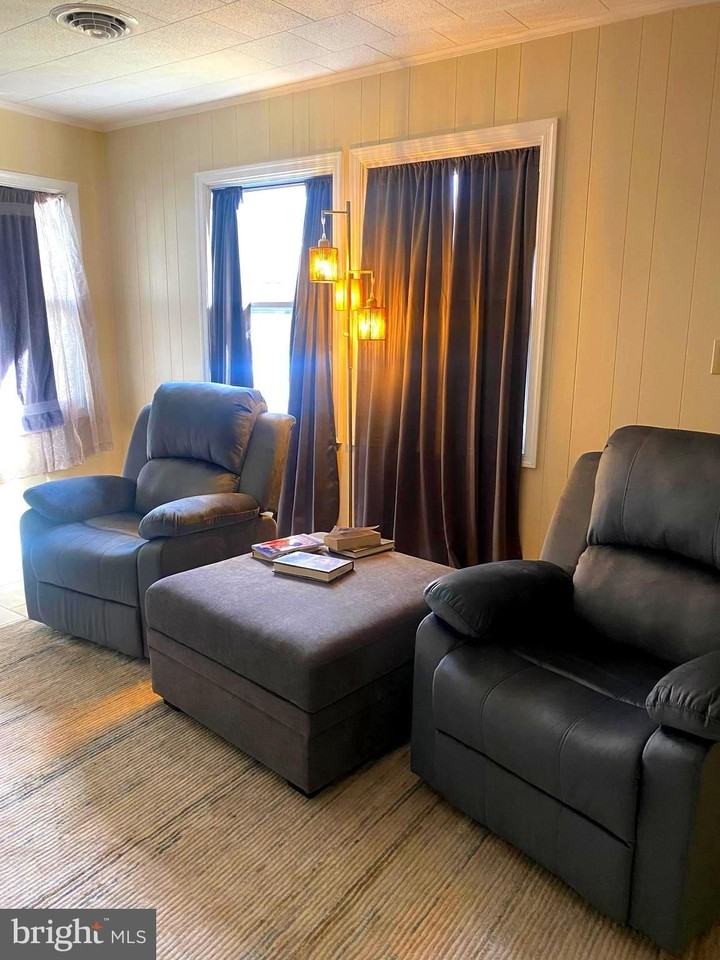 3626 Chestnut St - Photo 3 of 21