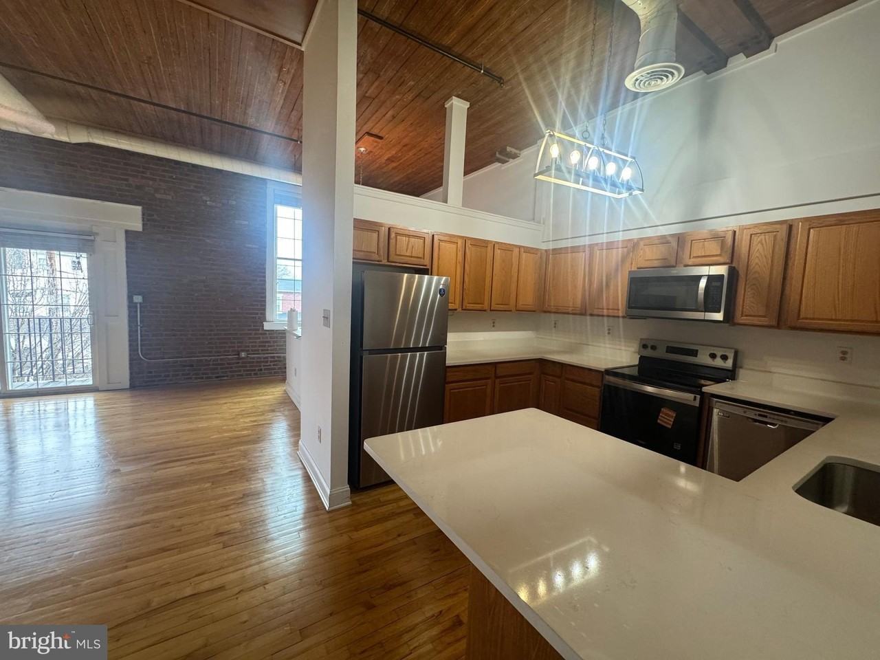 502 Keystone Aly Unit 2 - Photo 5 of 21