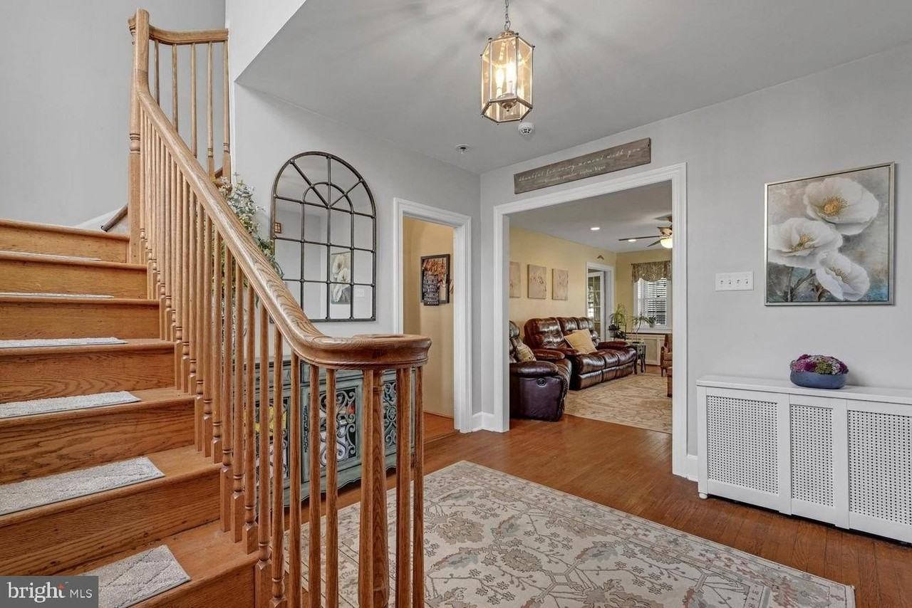 521 Argyle Rd - Photo 5 of 30