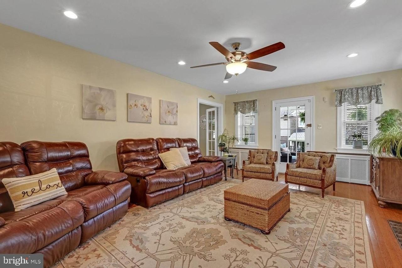 521 Argyle Rd - Photo 7 of 30