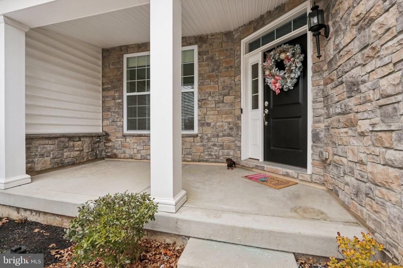 334 Wheatsheaf Way - Photo 5 of 50