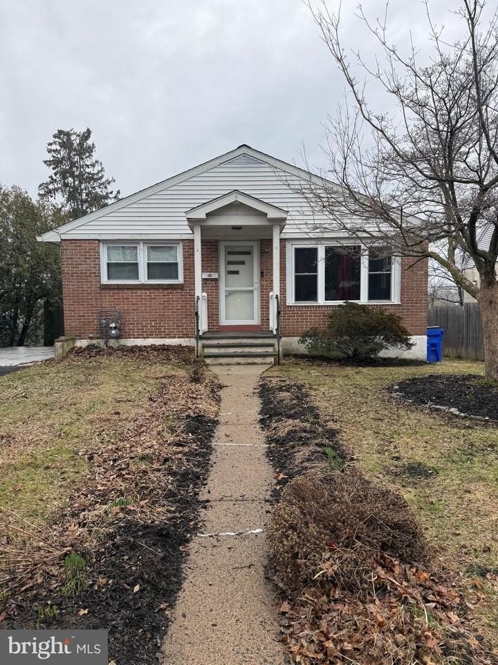 346 W King St - Photo 2 of 26