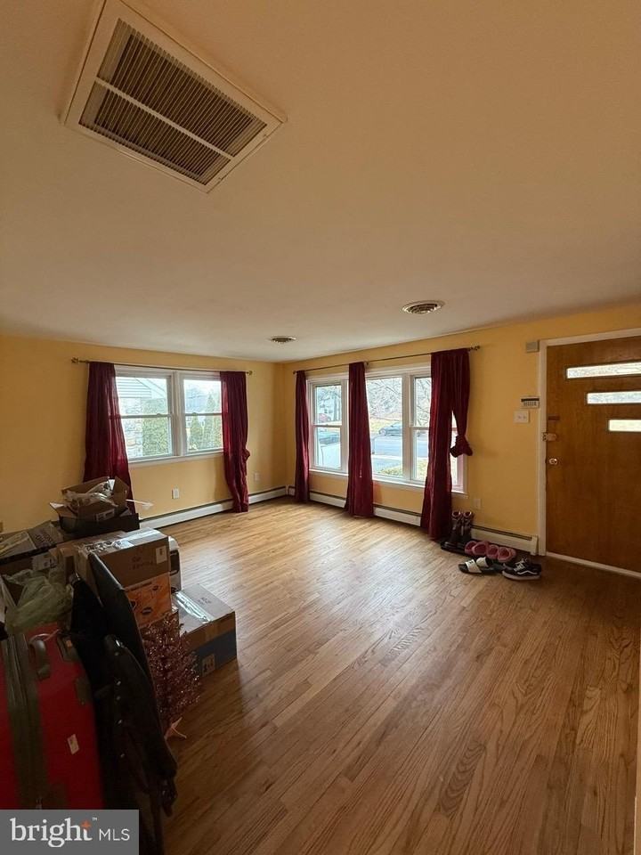 346 W King St - Photo 3 of 26