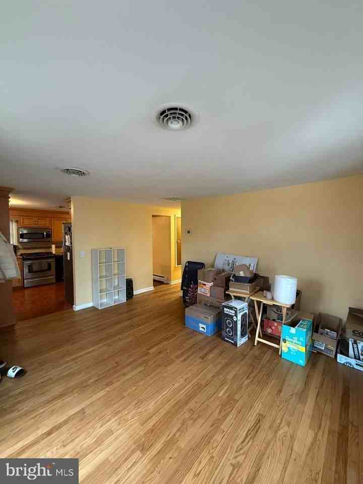 346 W King St - Photo 4 of 26