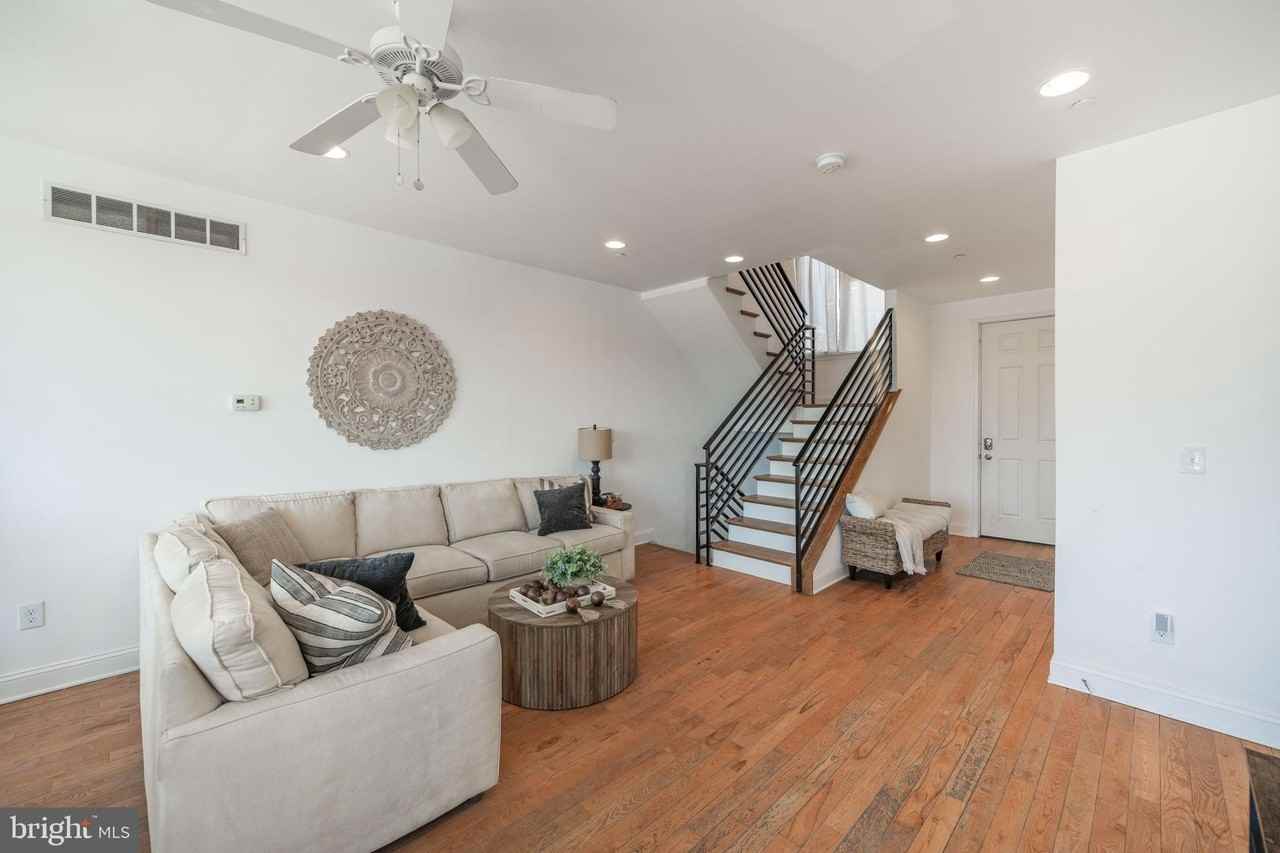 4066 Manayunk Ave - Photo 3 of 45