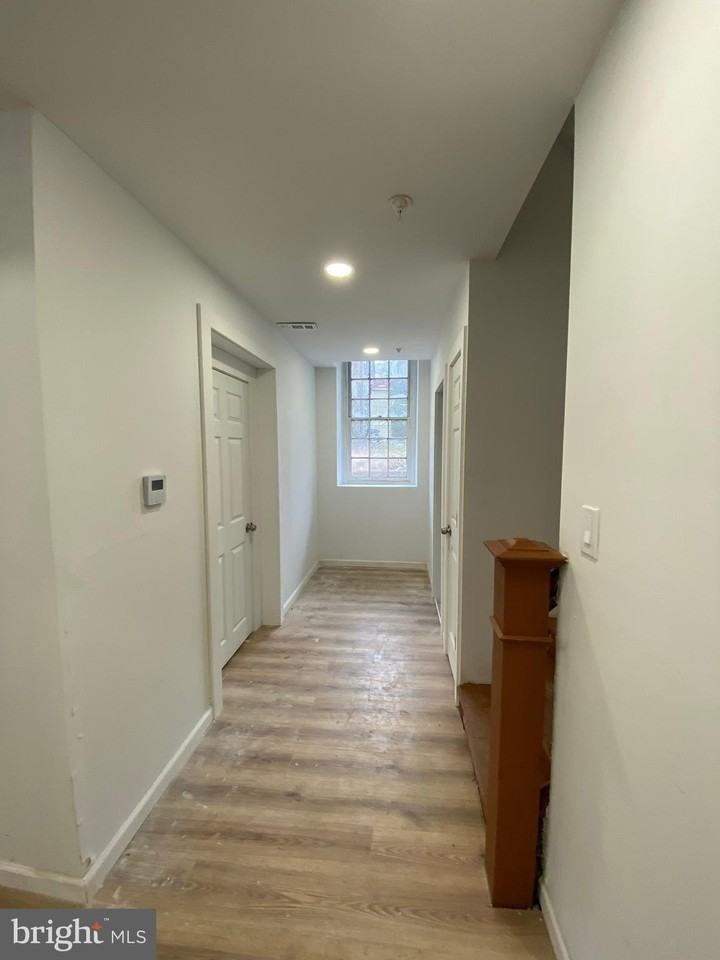 260 W Johnson St Apt 7 - Photo 4 of 10