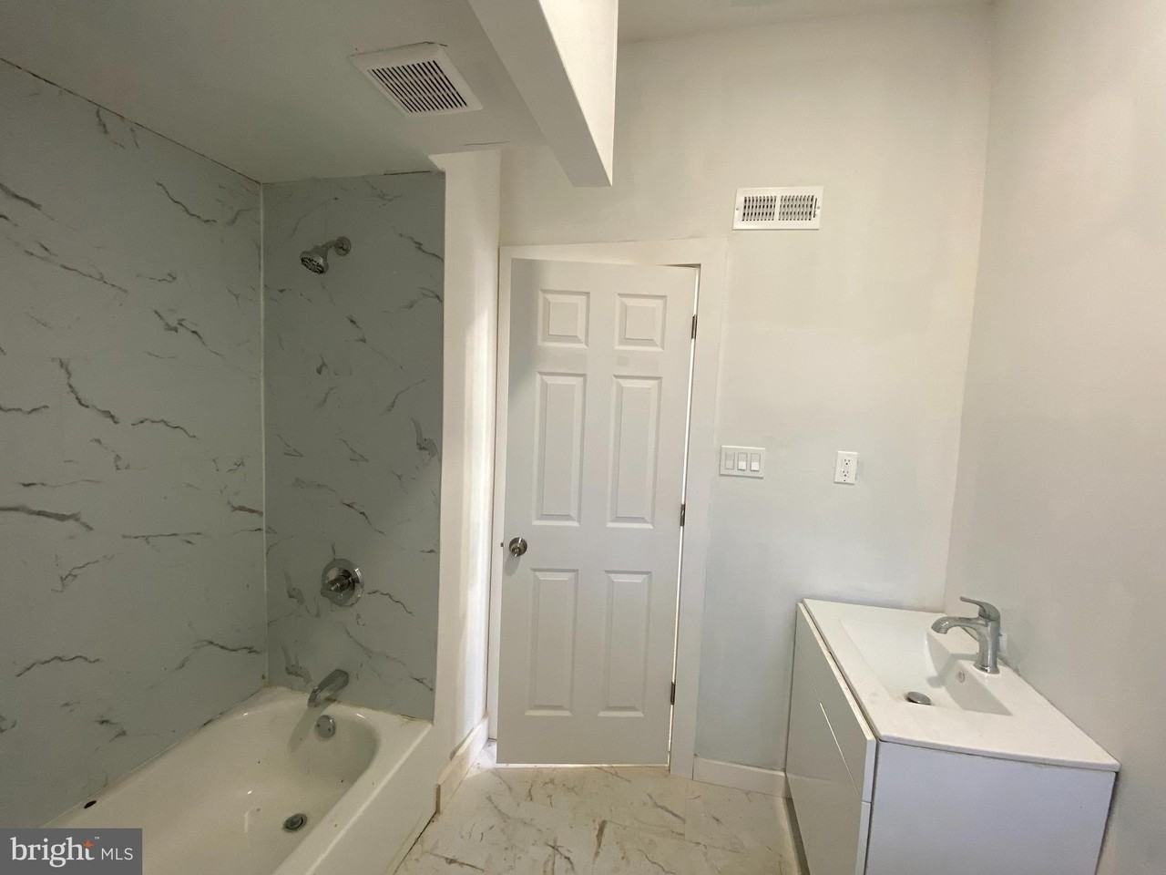 260 W Johnson St Apt 7 - Photo 6 of 10