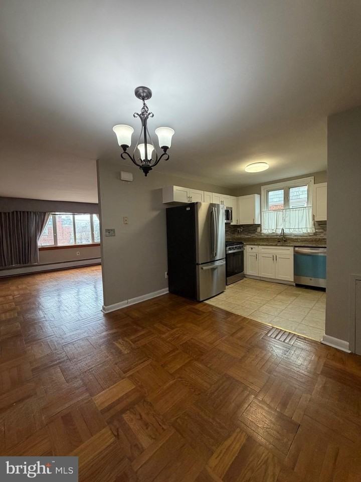 8523 Mansfield Ave Unit 2 - Photo 4 of 17