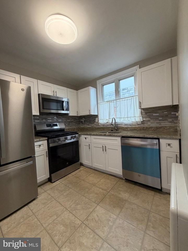 8523 Mansfield Ave Unit 2 - Photo 6 of 17