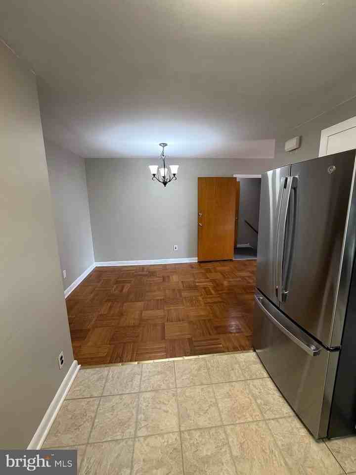 8523 Mansfield Ave Unit 2 - Photo 7 of 17