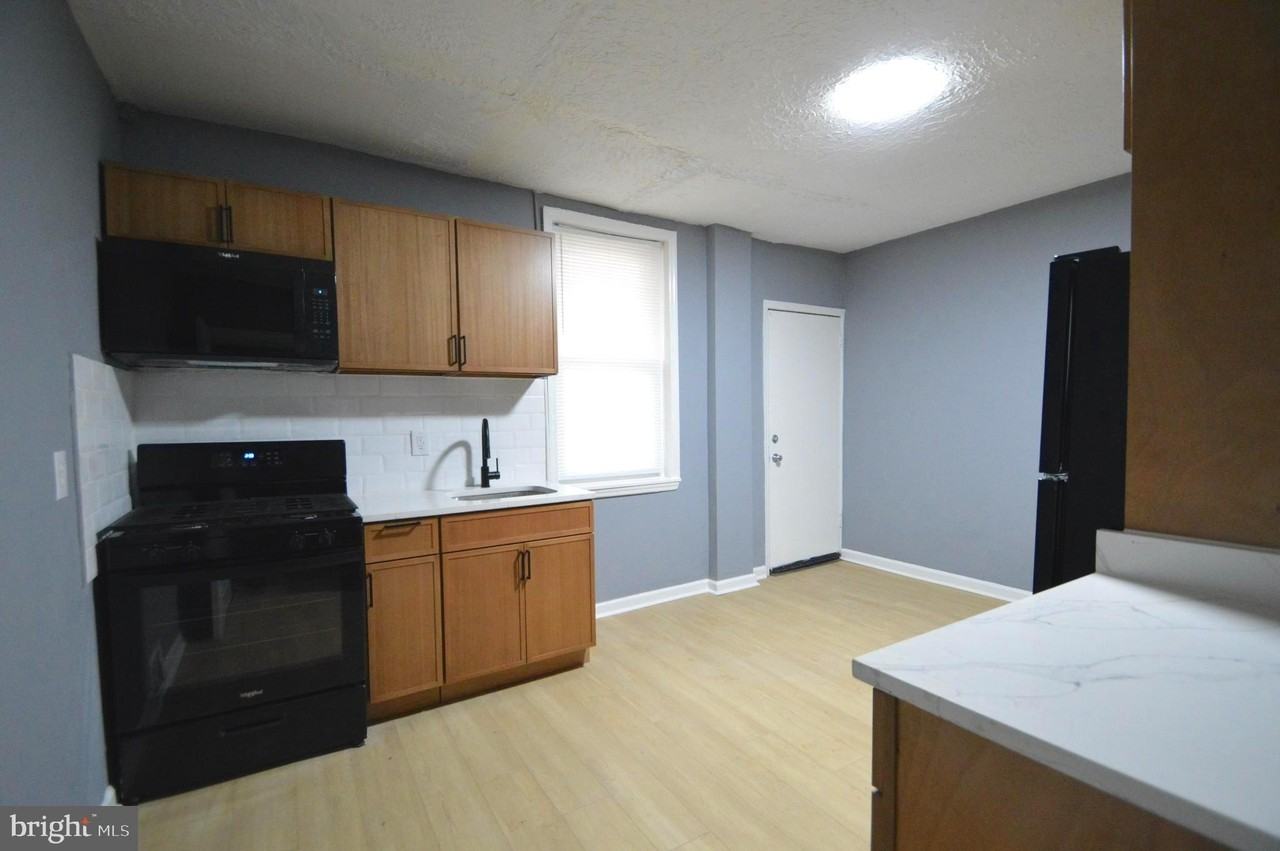 1218 S Hanson St - Photo 7 of 18