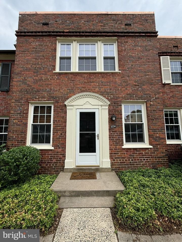 2700 13th Rd S Apt 374 - Photo 2 of 12