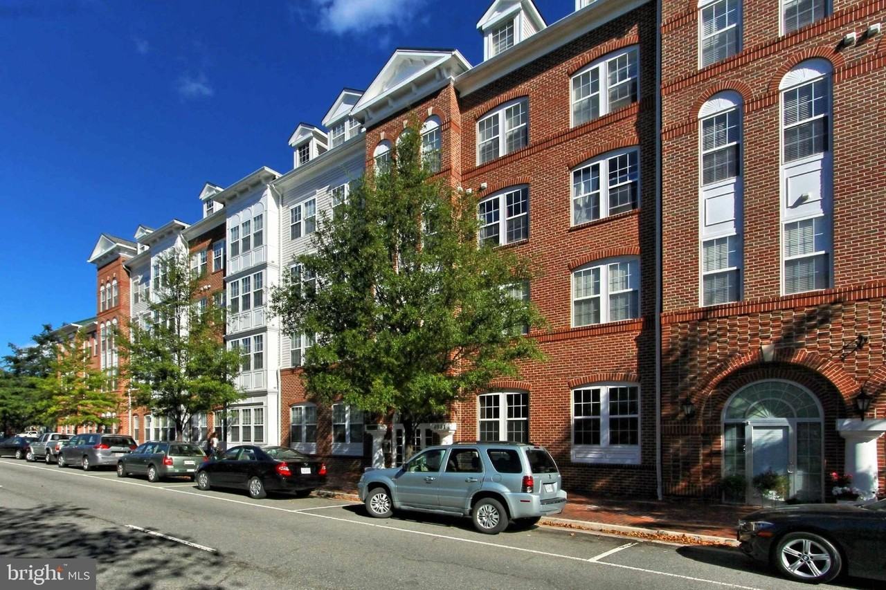 4951 Brenman Park Dr Apt 115 - Photo 2 of 39