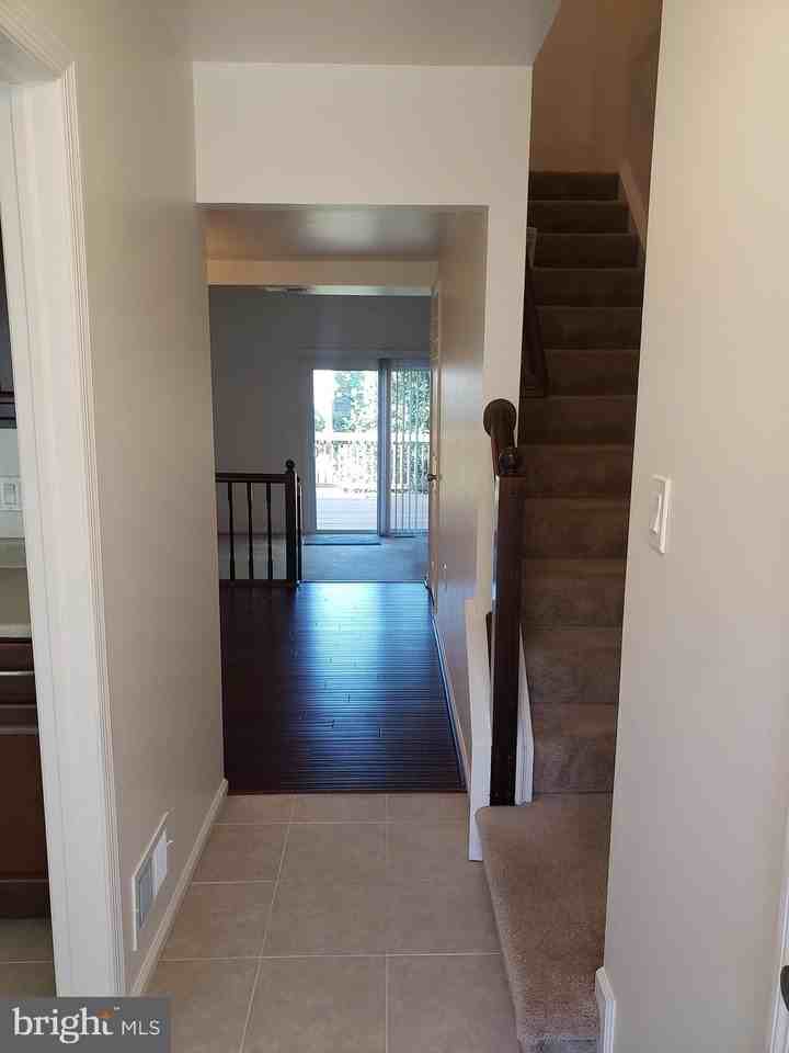5732 Lofthill Ct - Photo 3 of 33