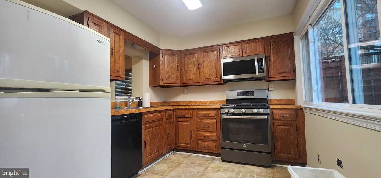 5830 Biscayne Dr - Photo 2 of 9