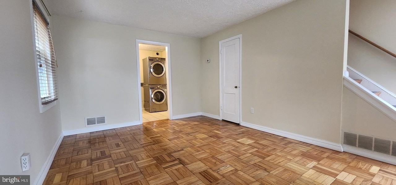 5830 Biscayne Dr - Photo 4 of 9