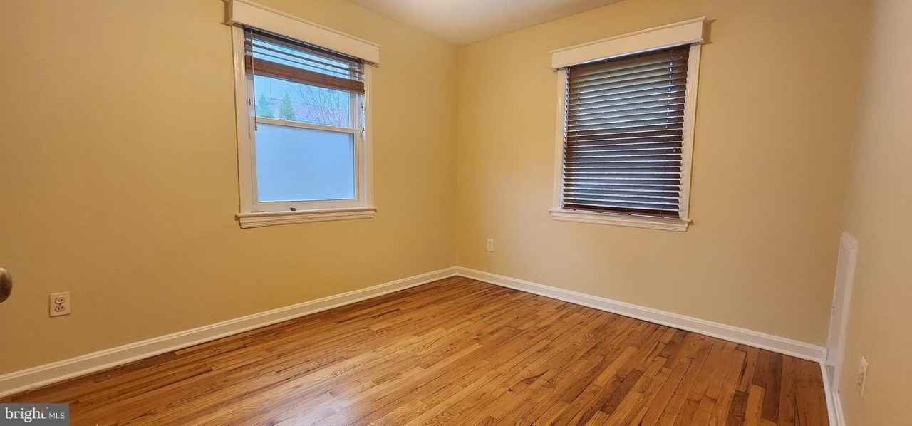 5830 Biscayne Dr - Photo 6 of 9