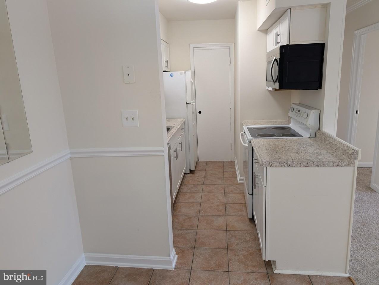 5902-G Surrey Hill Pl Unit 705 - Photo 6 of 25