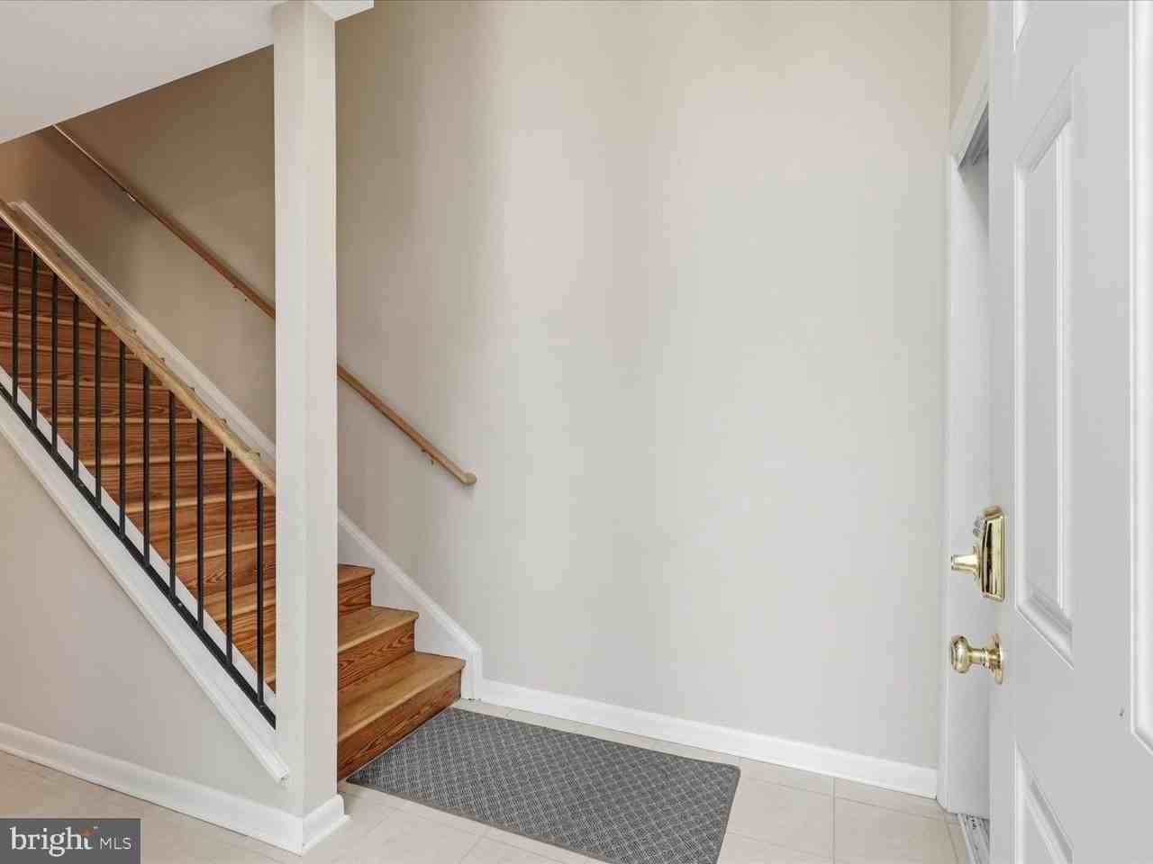 1426 Yellowwood Ct - Photo 5 of 50