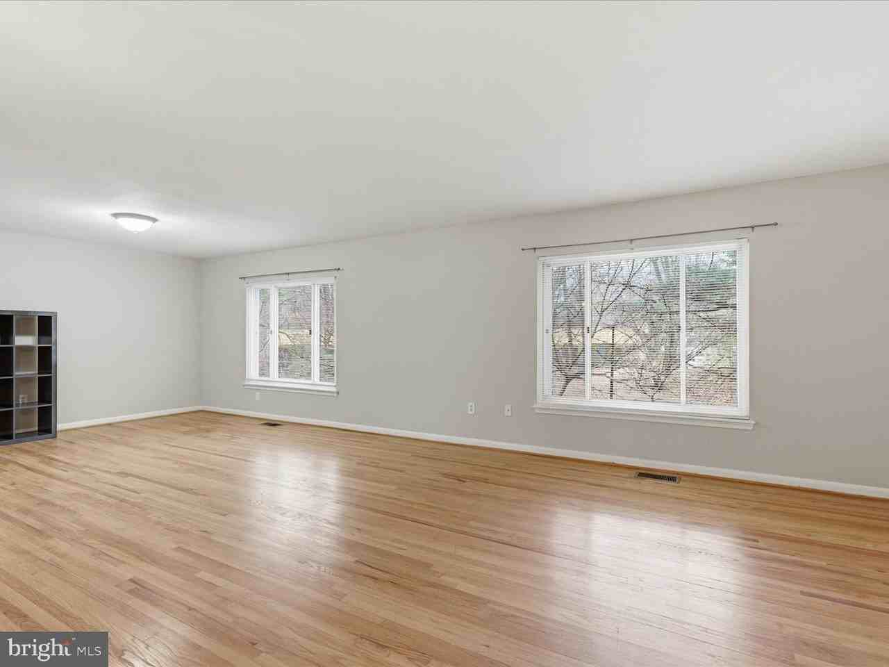 1426 Yellowwood Ct - Photo 6 of 50