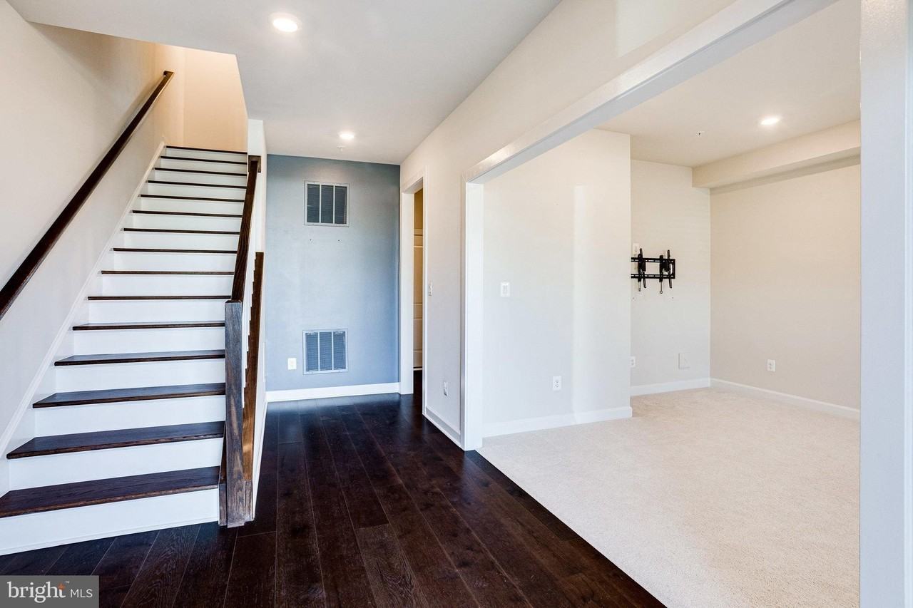 43469 Grandmoore St - Photo 5 of 50