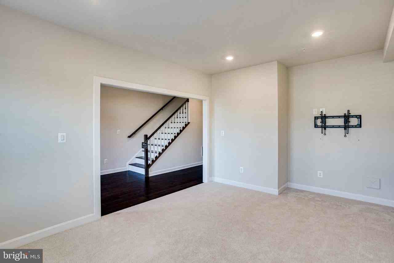 43469 Grandmoore St - Photo 7 of 50