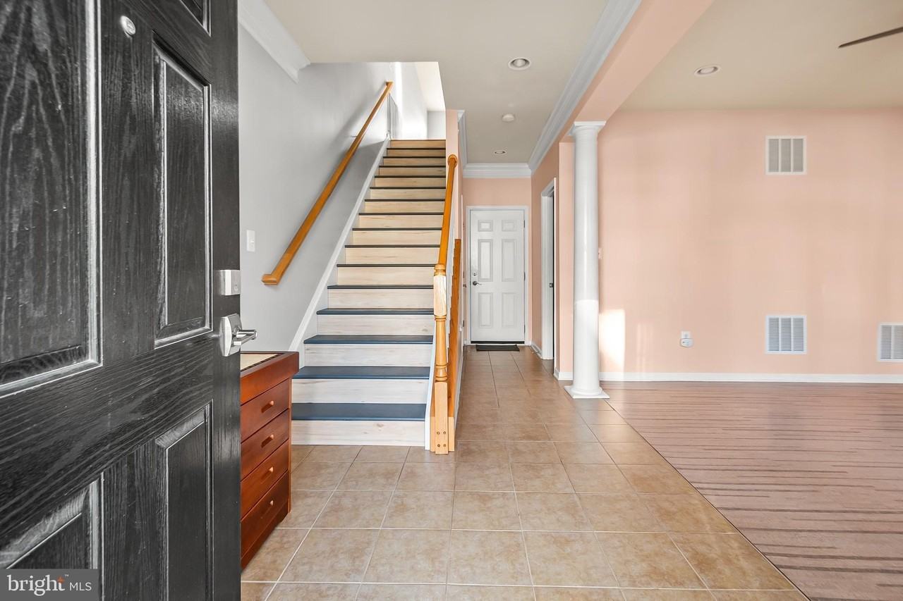 20916 Houseman Ter - Photo 7 of 37