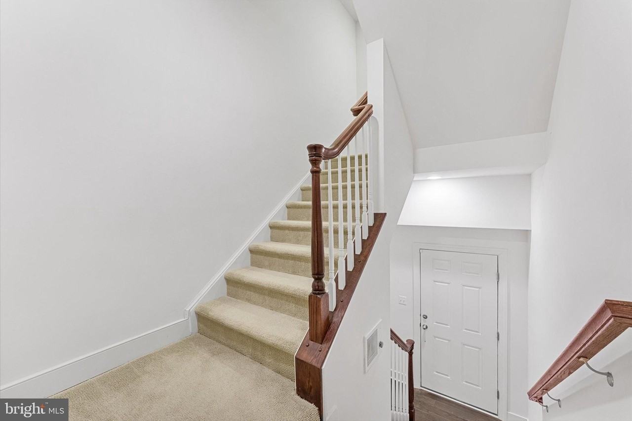 44027 Etna Ter - Photo 7 of 43