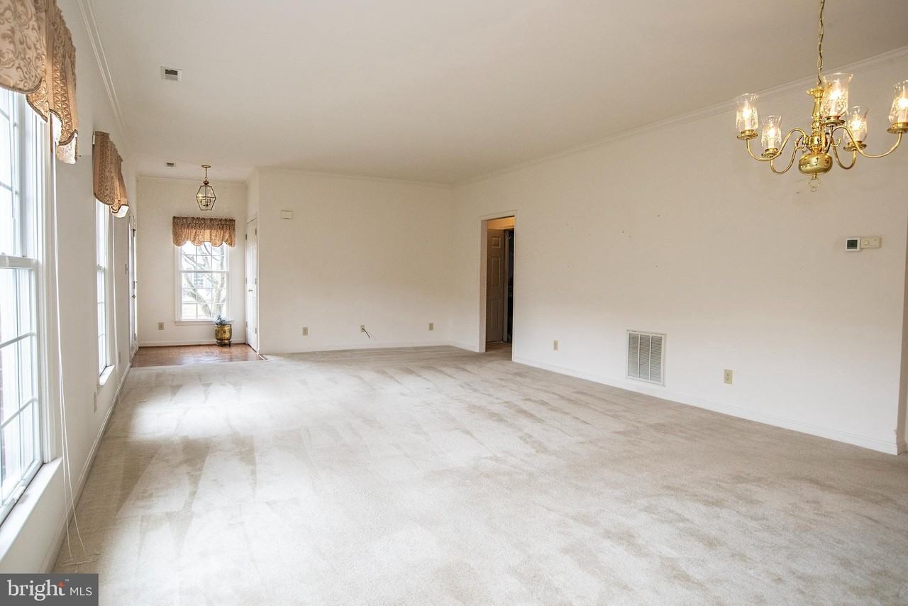 9214 Saint Andrews Ln - Photo 6 of 36