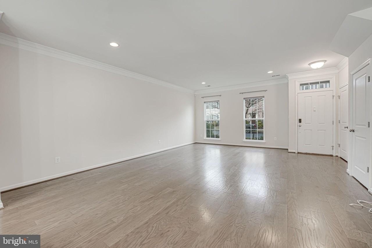 813 Basswood Dr - Photo 5 of 28