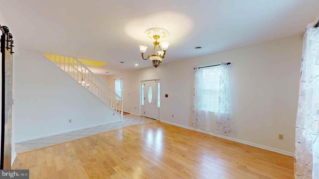 252 S Lakewood Dr - Photo 4 of 32