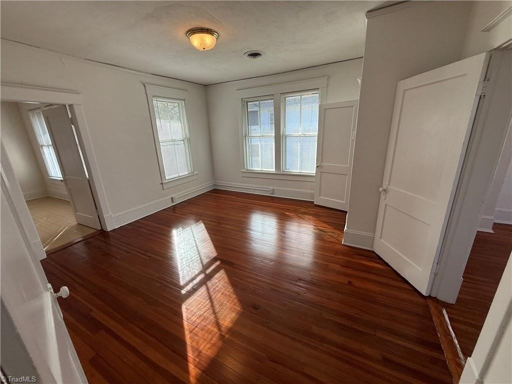 174 W End Blvd - Photo 4 of 6