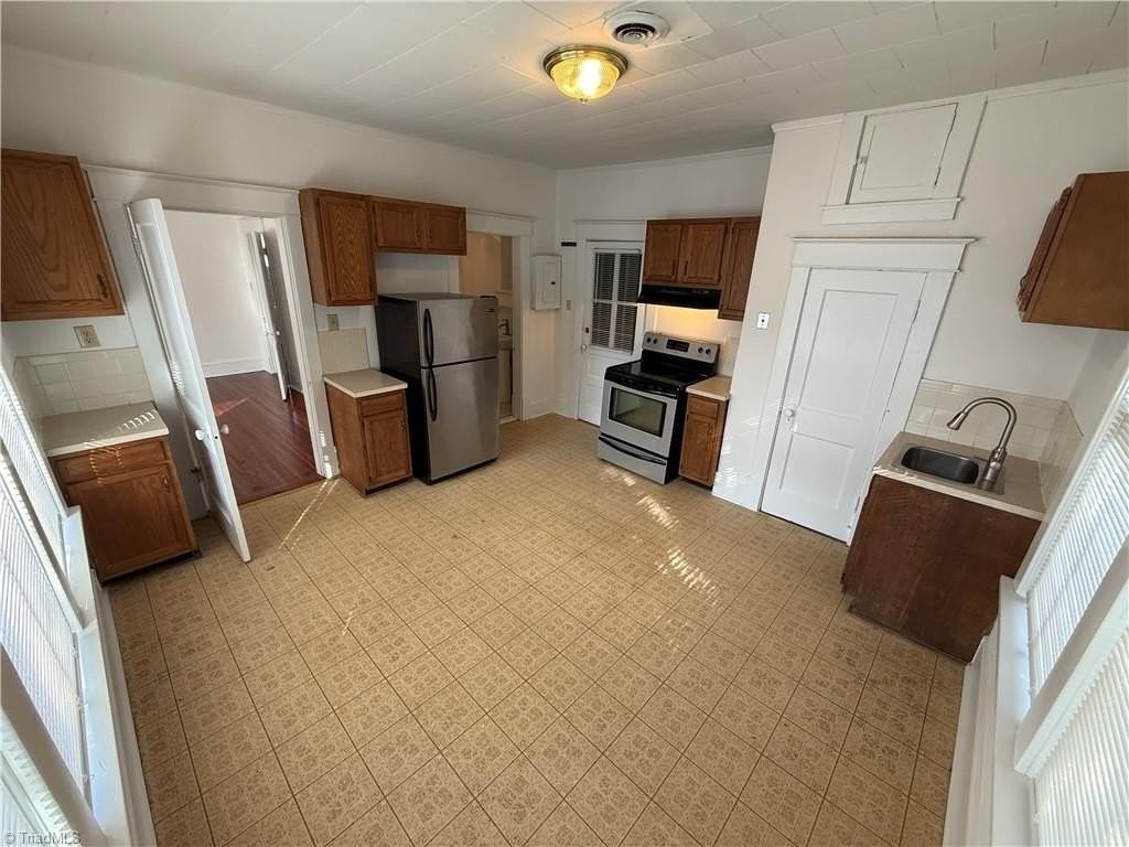 174 W End Blvd - Photo 5 of 6