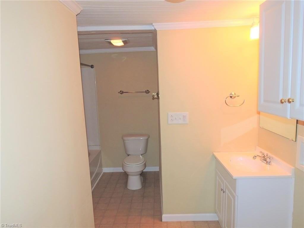 4215 Old Greensboro Rd - Photo 7 of 8