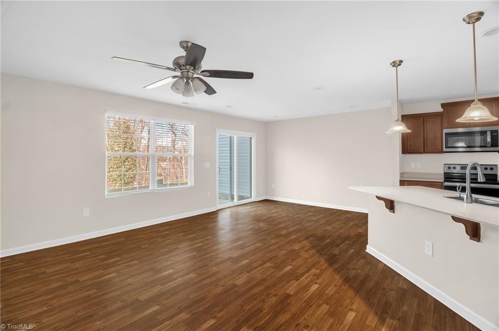 3859 Copperfield Ct - Photo 3 of 21