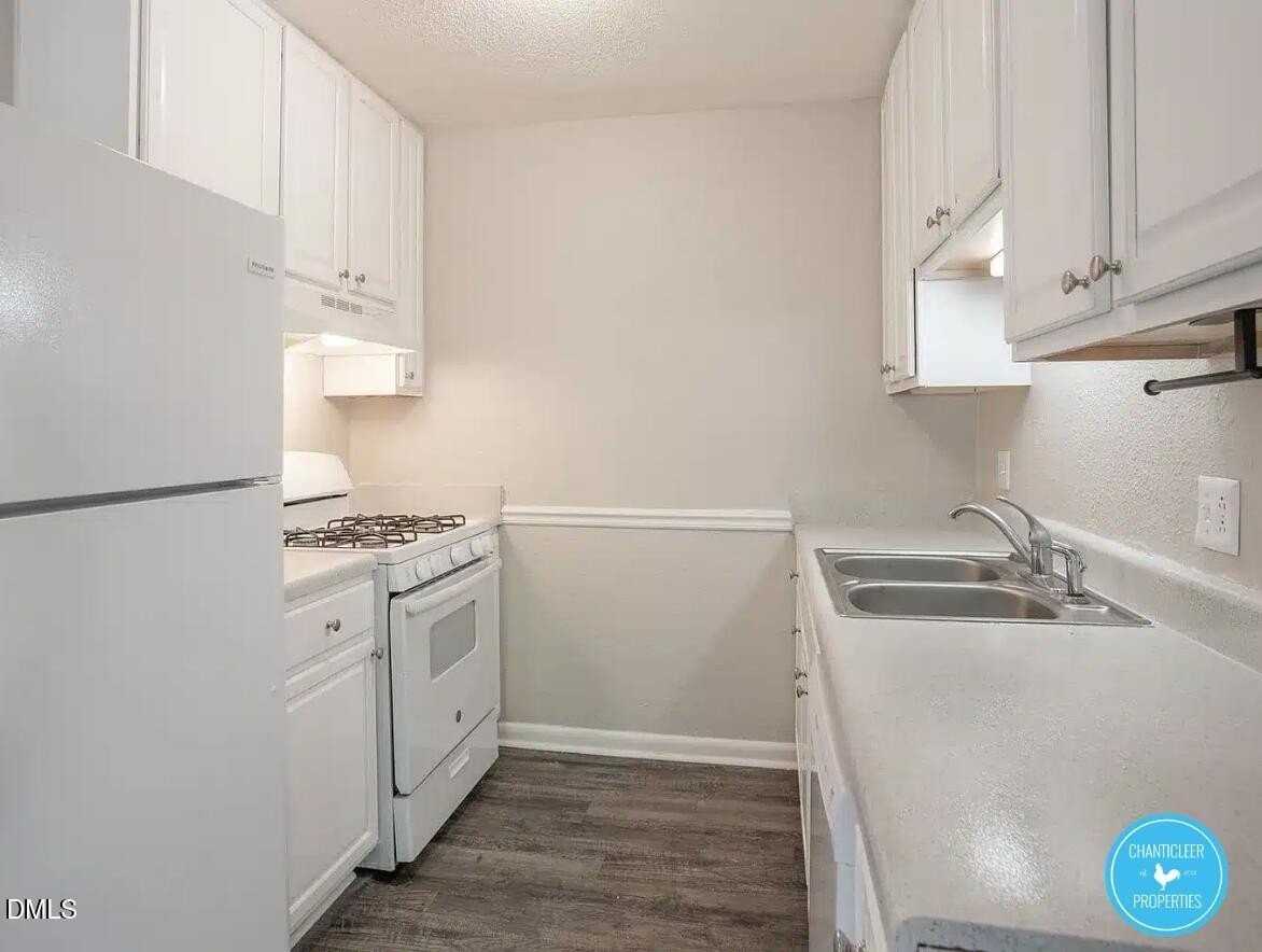 25 Creekside Cir Unit 2 - Photo 3 of 24